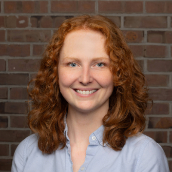 Amy Elliott headshot. Photo credit: Mark Garvin.