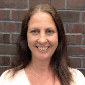 Dara Gordon Schmoyer headshot.