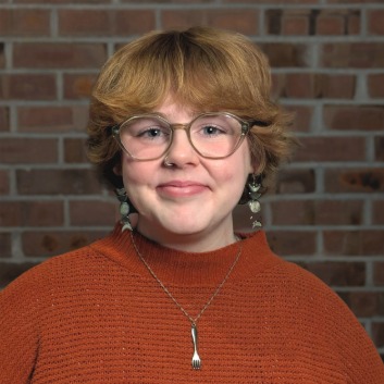 Taylor Davis headshot