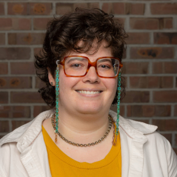 Willa Courtney headshot. Photo credit: Mark Garvin.