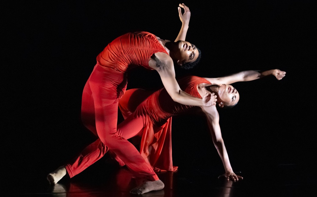 Martha Graham Dance Company and PHILADANCO!, in case of fire, speak. Photo credit: Mark Garvin.